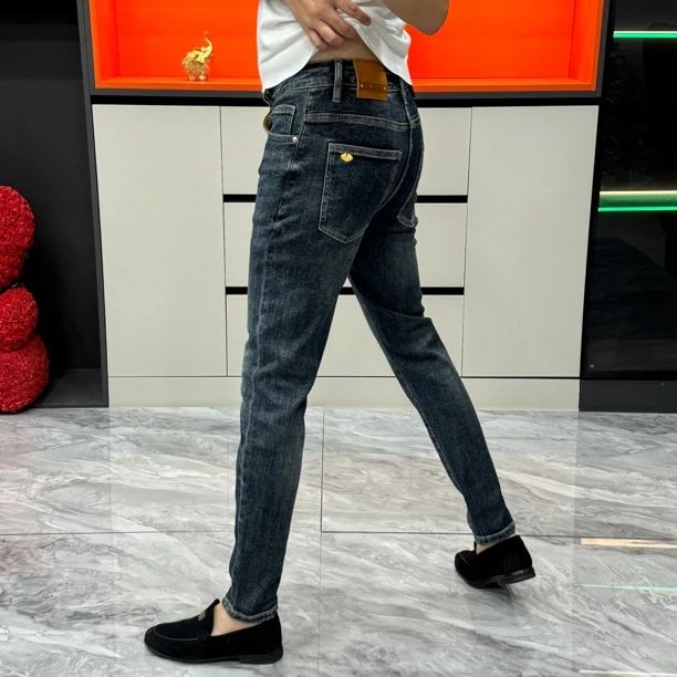 高奢男士秋季欧货时尚小脚牛仔裤-8588