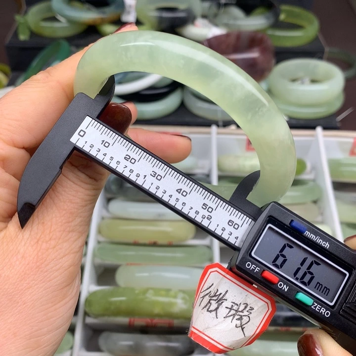 蛇纹石玉未镶嵌手镯866