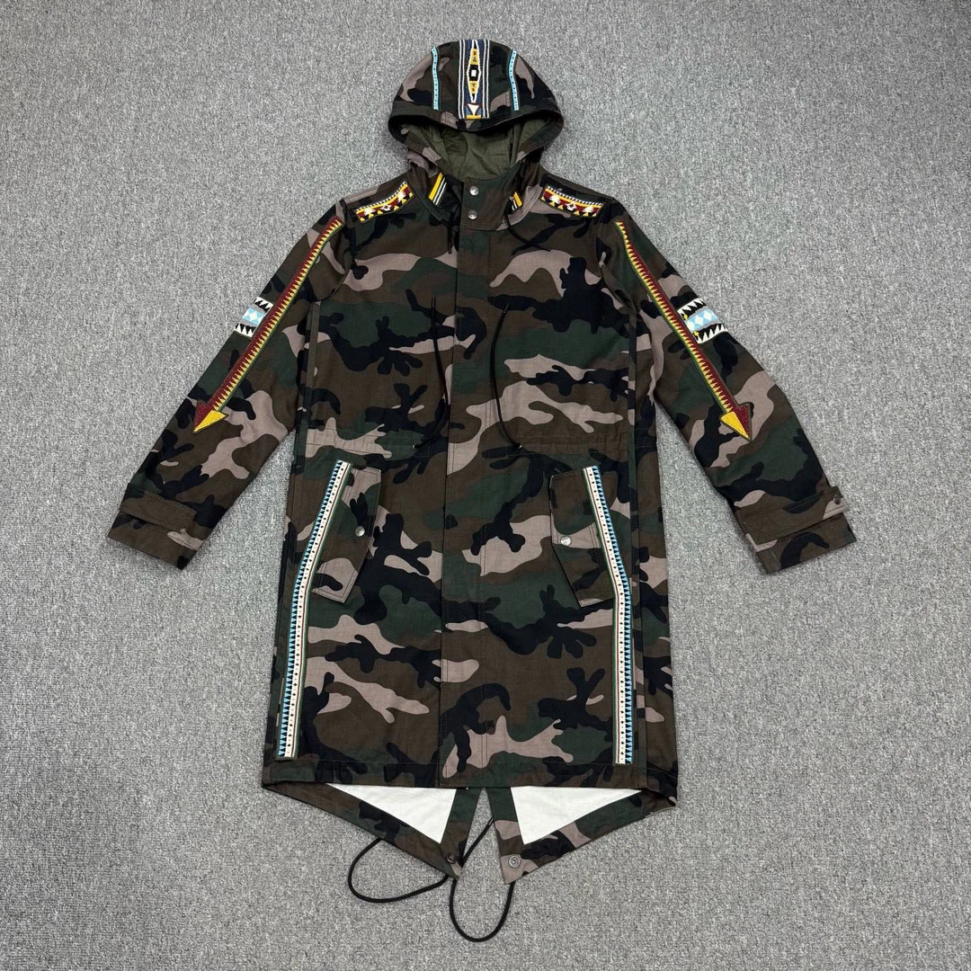 99新 Valentino/华伦天奴 14053199  迷彩勋章外套 44码99新