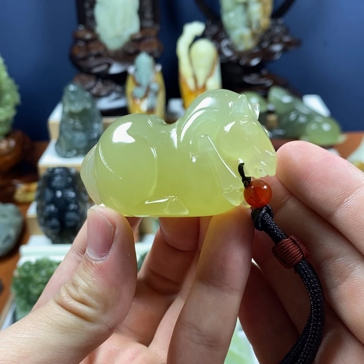 岫玉未镶嵌手把件