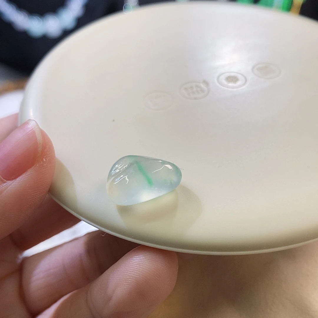 翡翠挂件未镶嵌随行