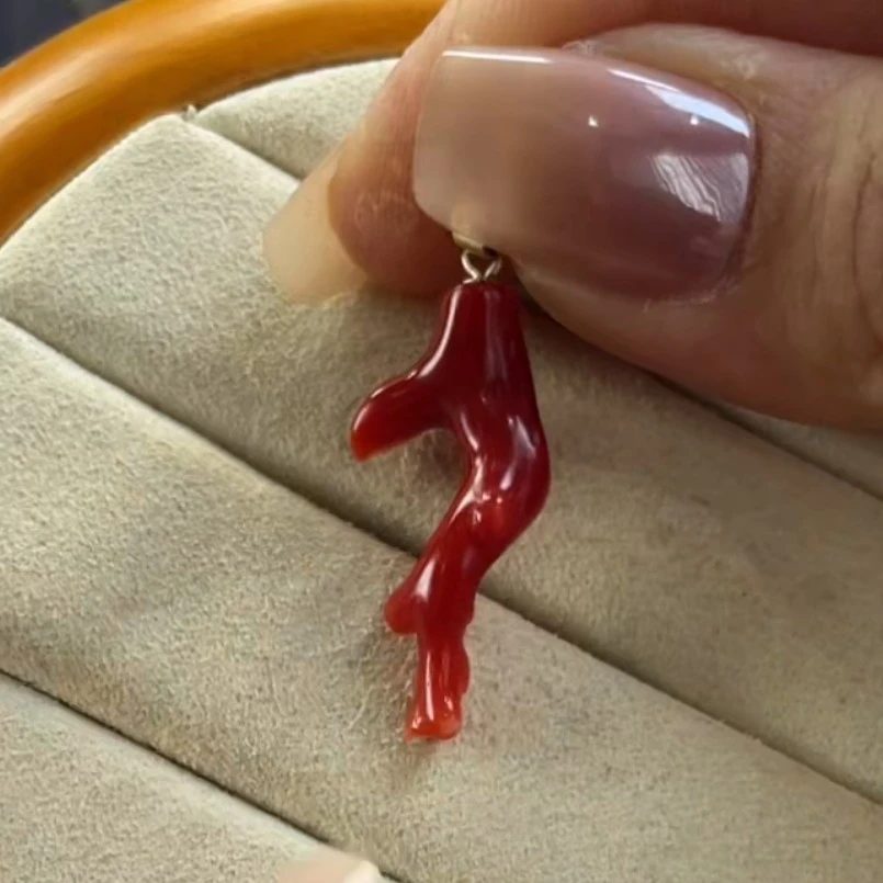 天然宝石红珊瑚吊坠