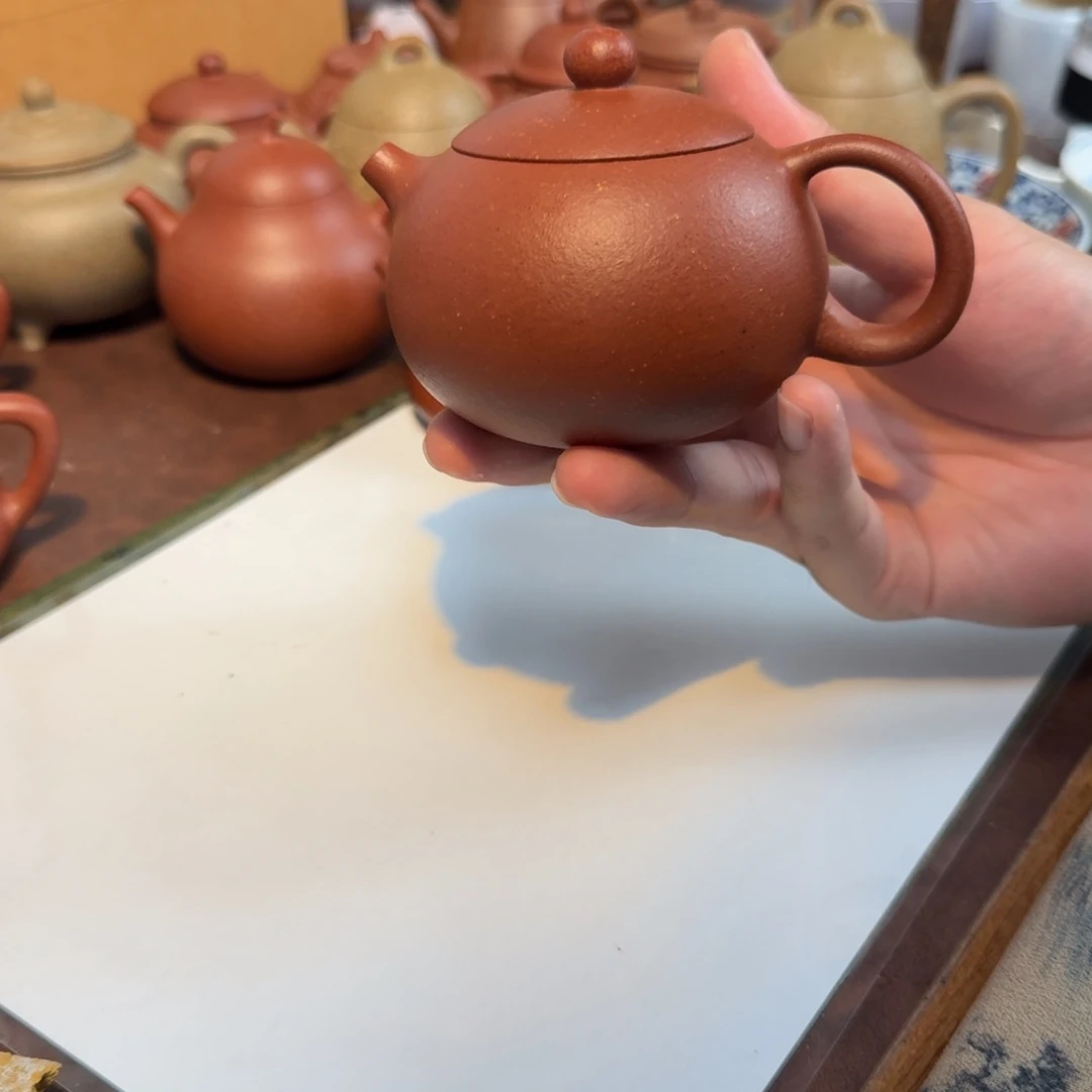 紫砂茶壶宝山红降坡西施