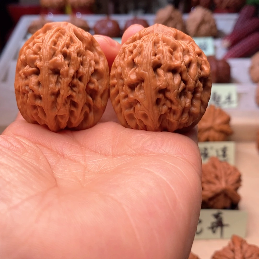 文玩核桃把件全品红锦鲤