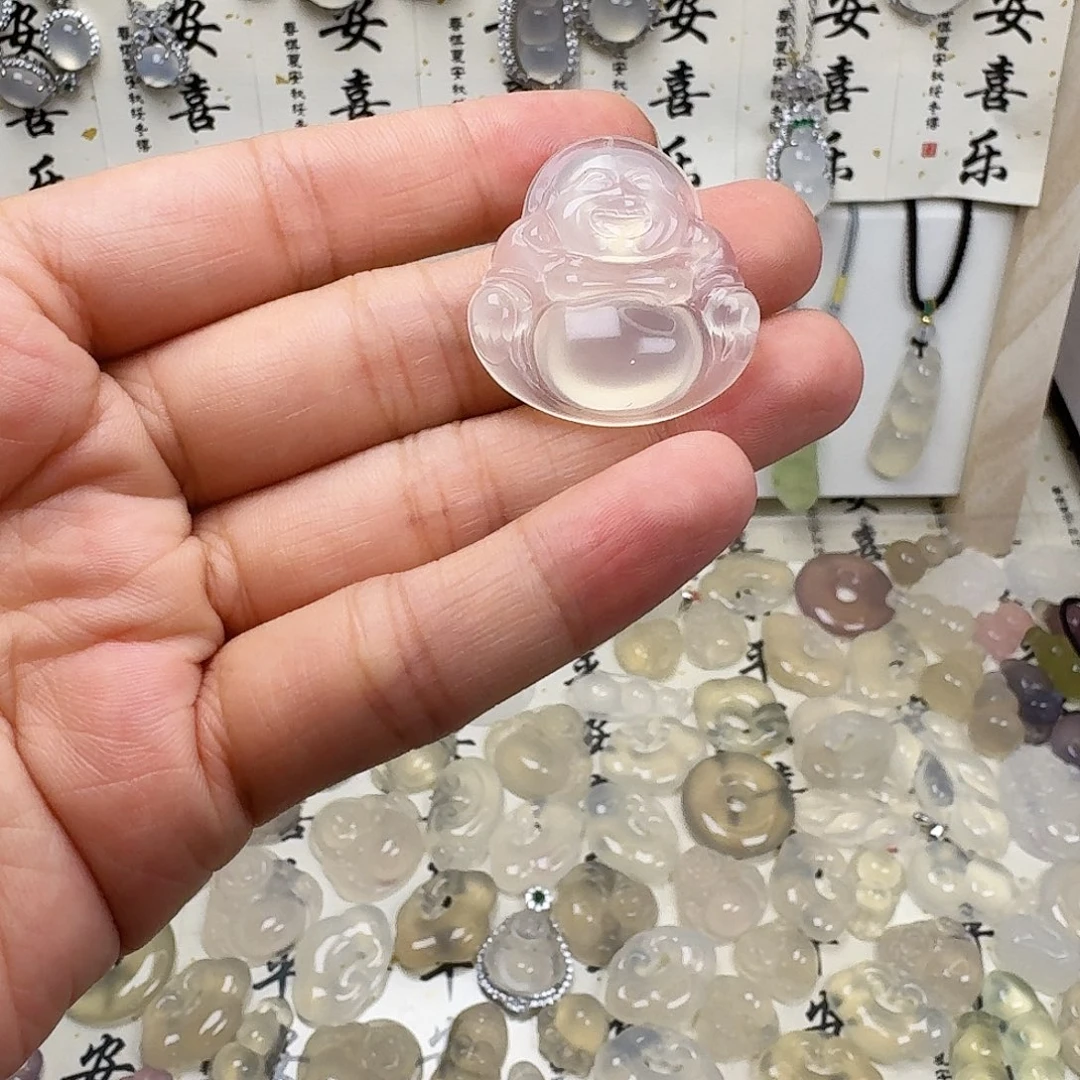 玛瑙/玉髓颈饰未镶嵌昵***置