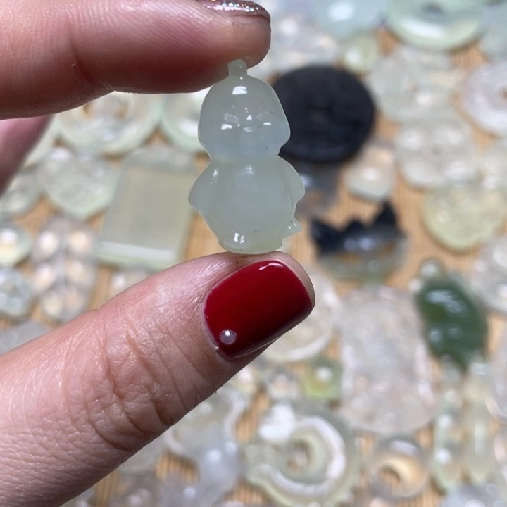 蛇纹石玉颈饰未镶嵌哦*哦