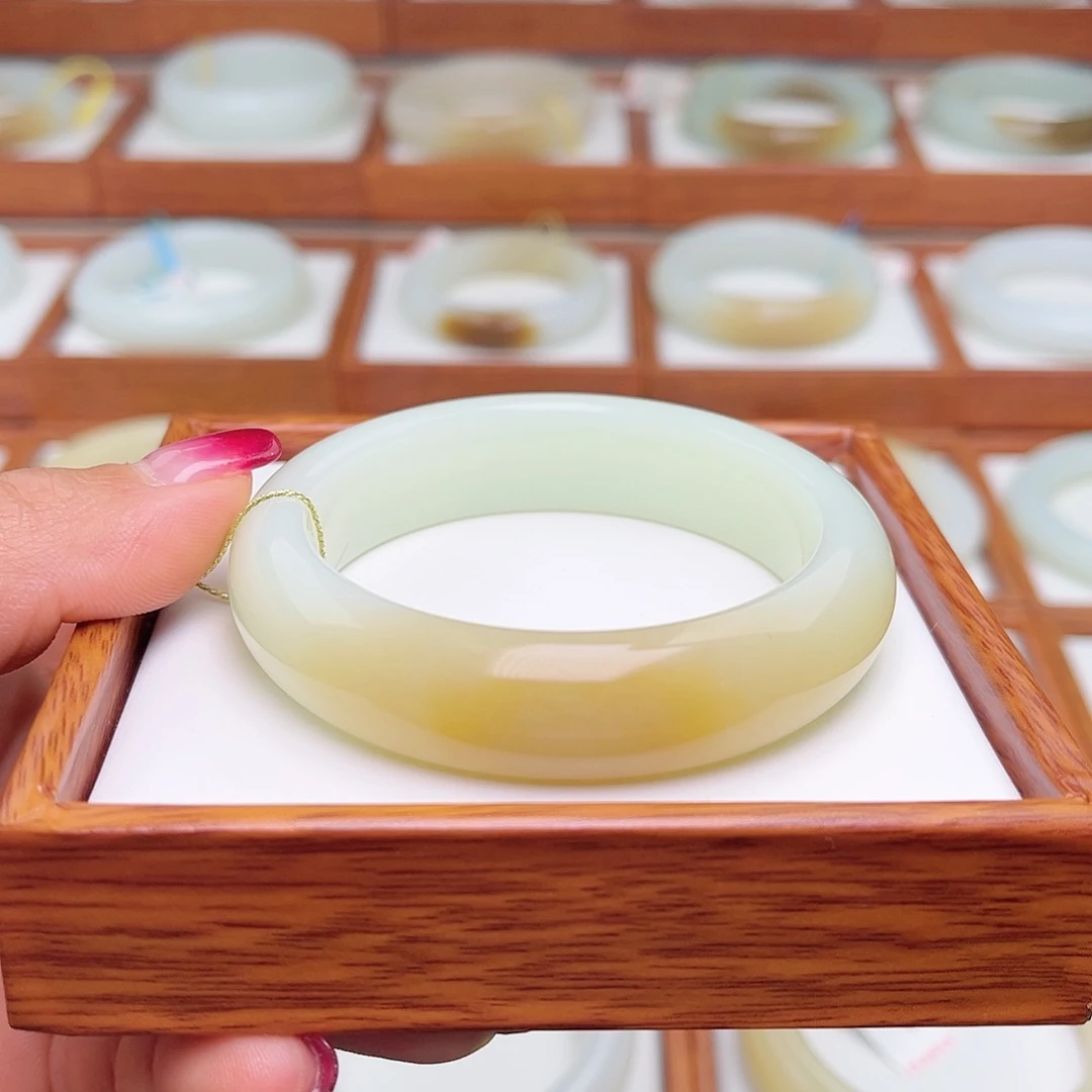 和田玉手镯未镶嵌54