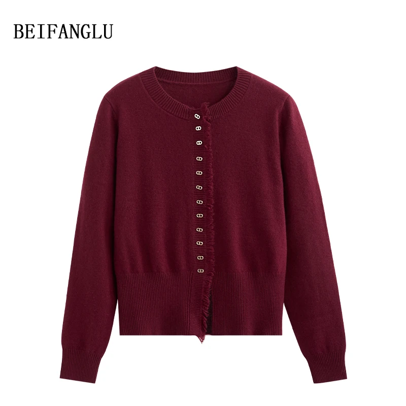 北方鹿 2025早春气质流苏边小金扣圆领长袖绵羊毛针织开衫女W9238