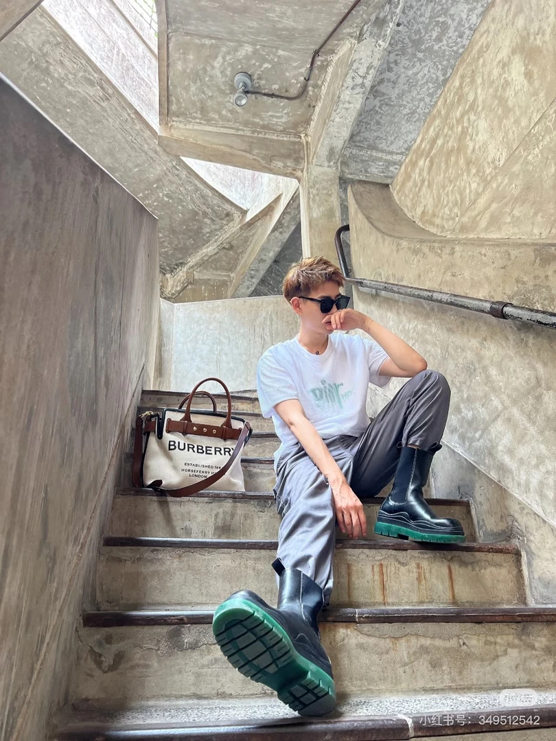 95新 DIOR/迪奥 c805 609037 网纱logo印花短袖 L码/