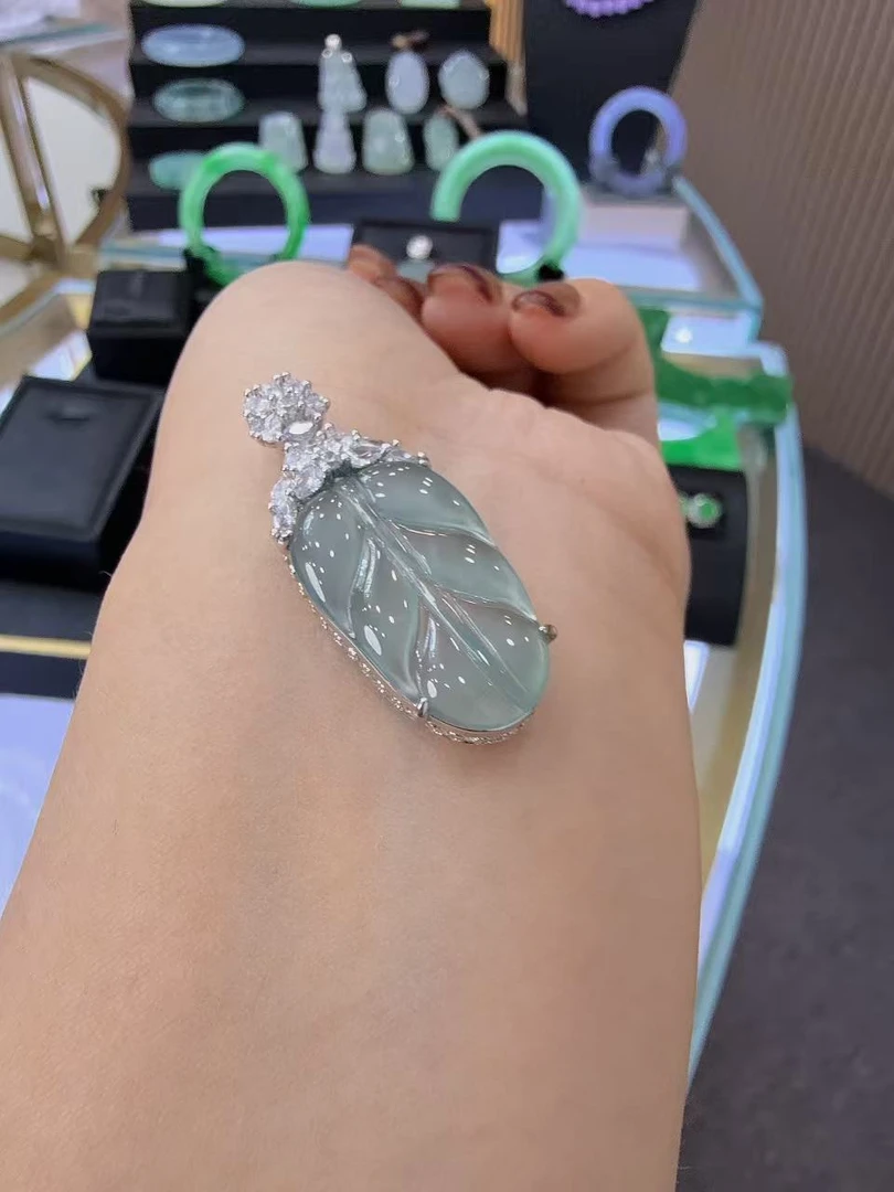 天然A货翡翠ACA04冰种叶子多样性发其一