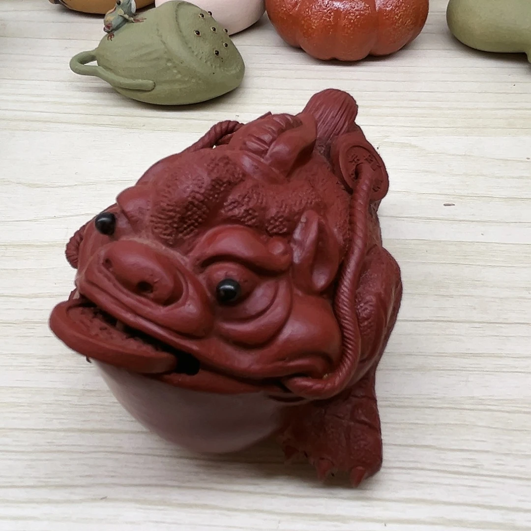 紫砂茶杯金蟾茶宠！