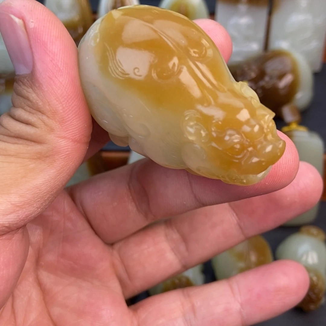 和田玉（糖玉）未镶嵌颈饰