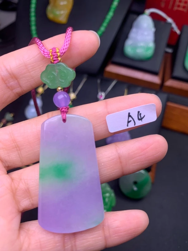 A4春彩无事牌吊坠