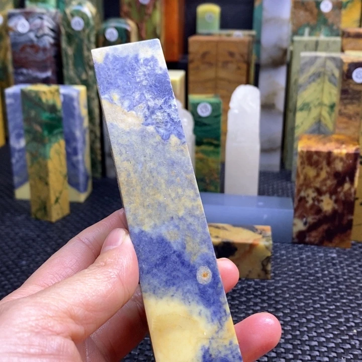 青田石N***L青田石印章石