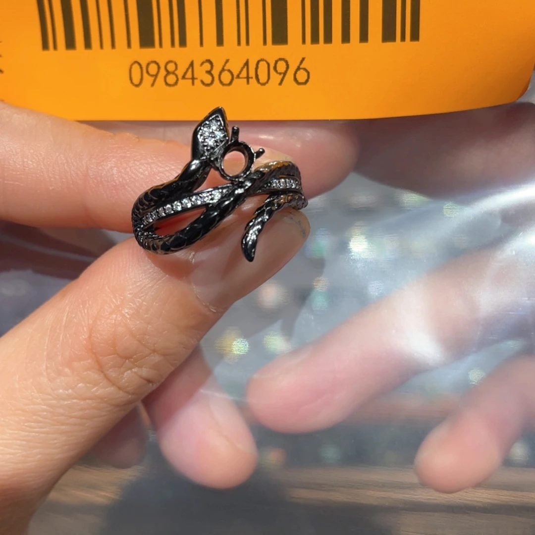 欧泊欧泊戒指银S925镶嵌宇***e