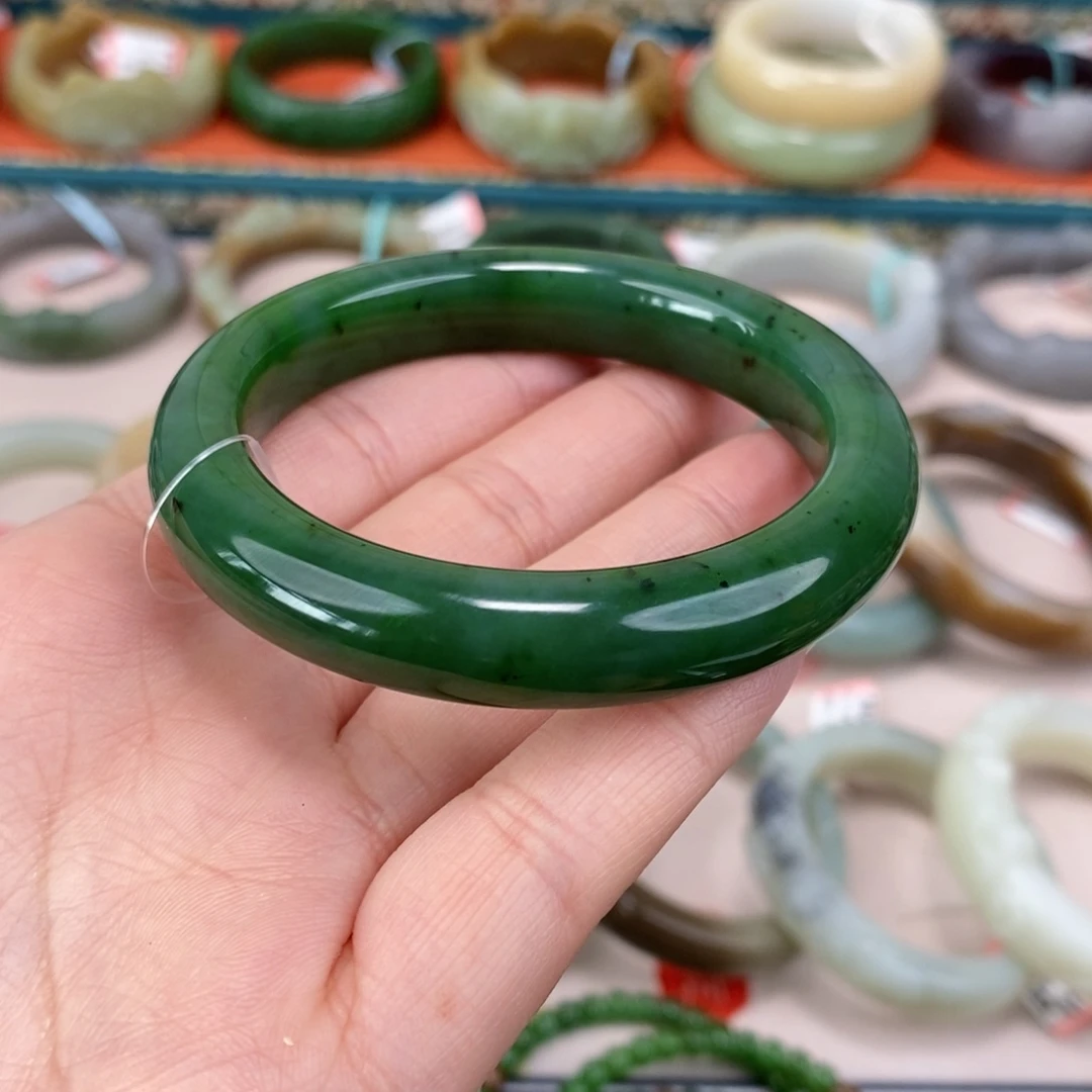 扬***店和田玉未镶嵌手镯54.7