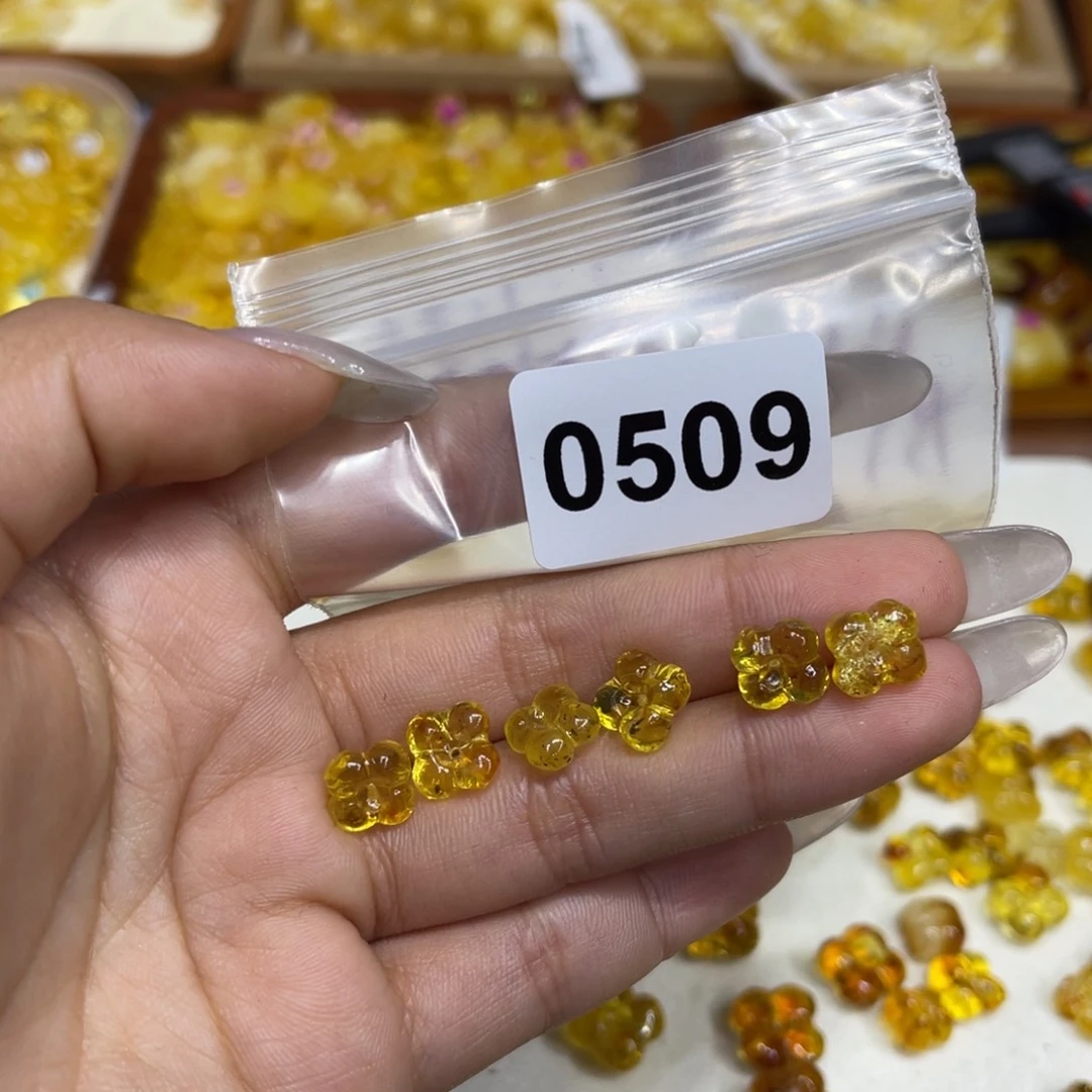 琥珀珠宝奇石未镶嵌