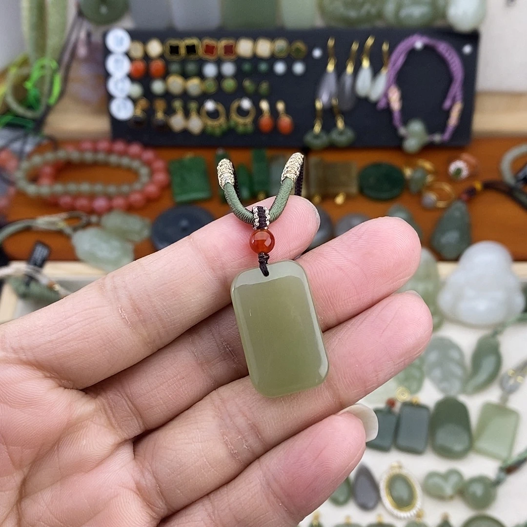 和田玉未镶嵌吊坠(不含链)