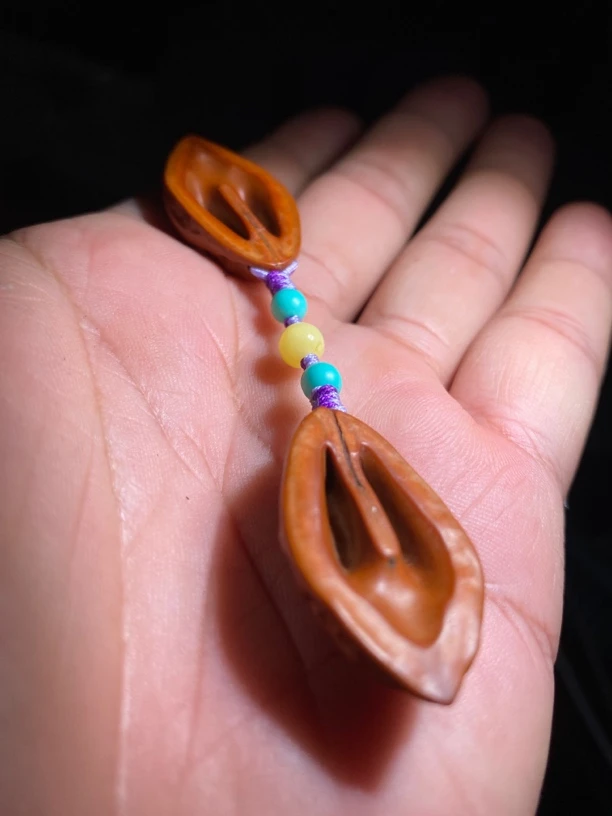 一物一图（117）：小核桃两半核桃双截棍 尺寸高33