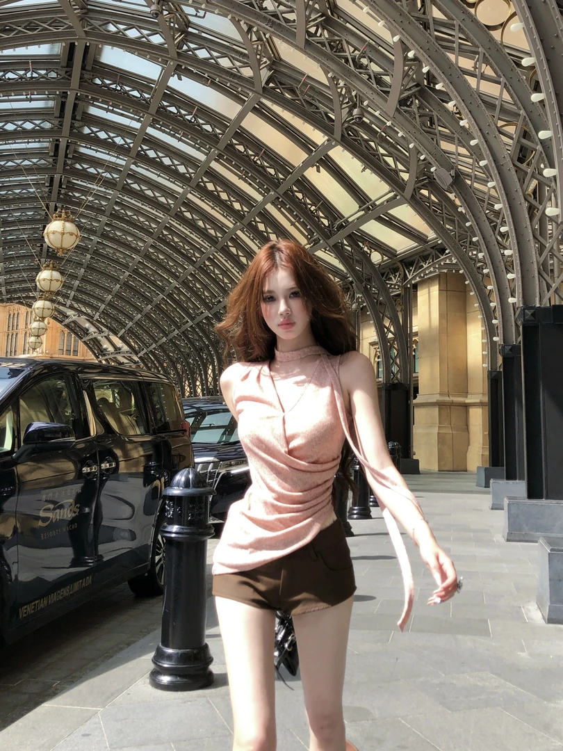 XIAOXIN【优雅智系】夏季侧腰收褶飘带挂脖背心上衣LWJ25B2T1515