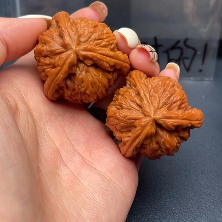 微***中文玩核桃吊坠白狮子