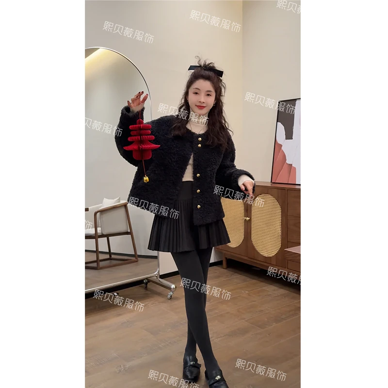 熙贝薇8 年货不规则金扣高级感短款100羊毛轻奢澳毛外套 D8961