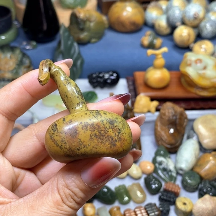 岫岩河磨玉（透闪石质玉）未镶嵌摆件