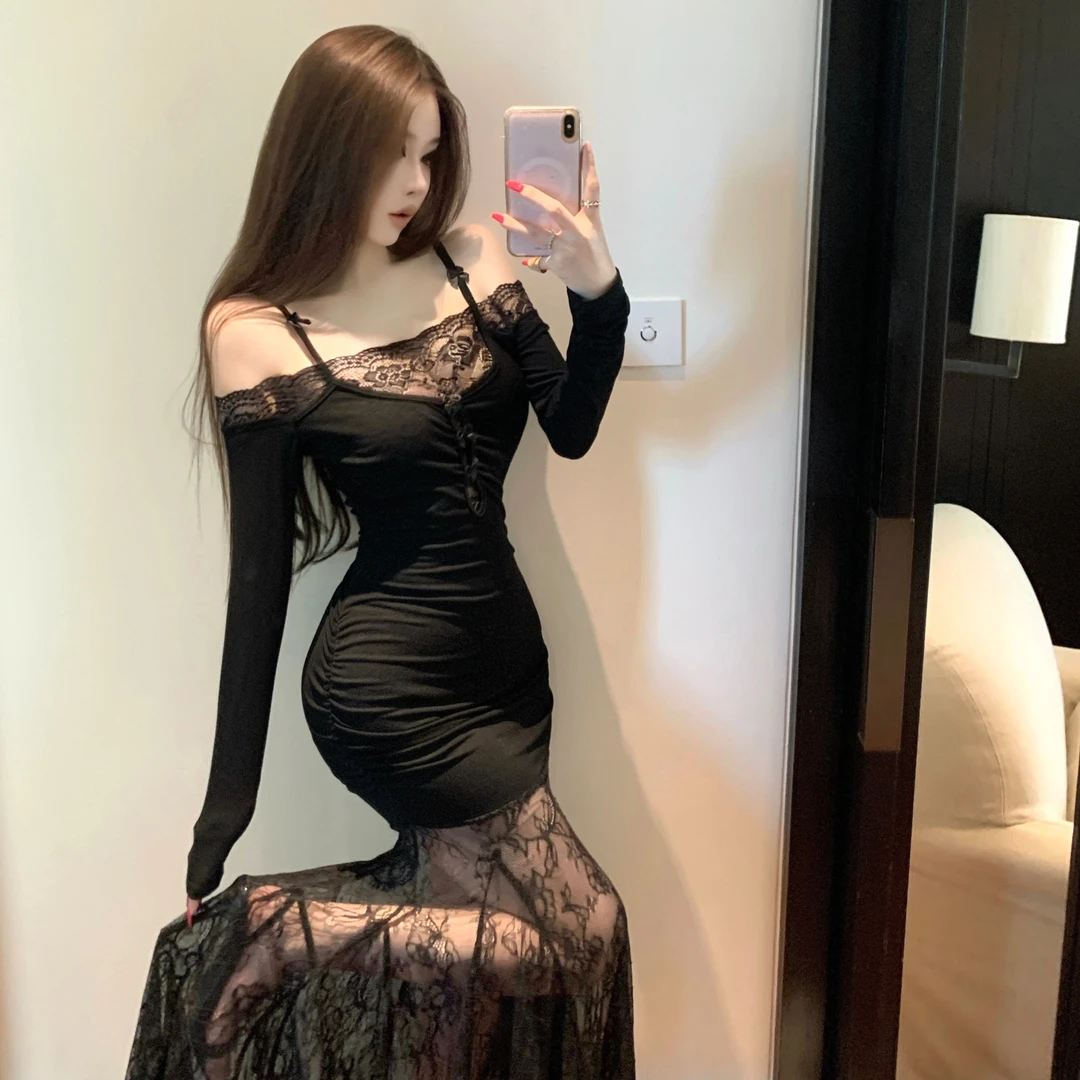 设计感小性感超仙蕾丝挂脖连衣裙镂空修身显瘦包臀长袖打底长裙子