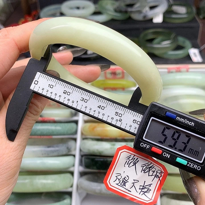 蛇纹石玉手镯未镶嵌733