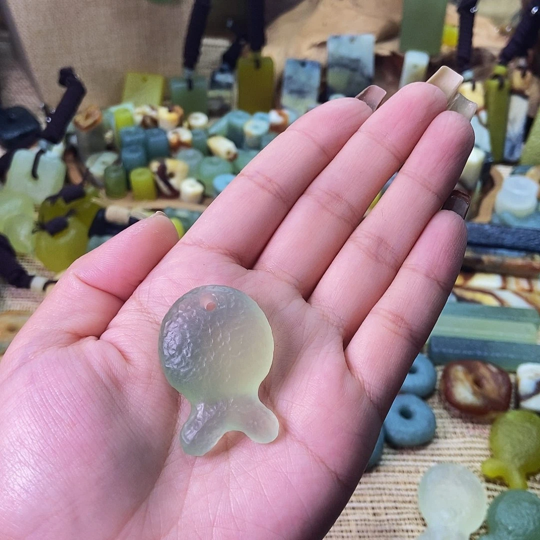 未镶嵌蛇纹石玉挂件小*符