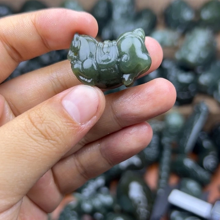 和田玉未镶嵌挂件