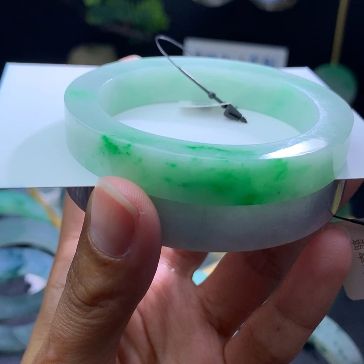 定制翡翠未镶嵌翡翠手镯
