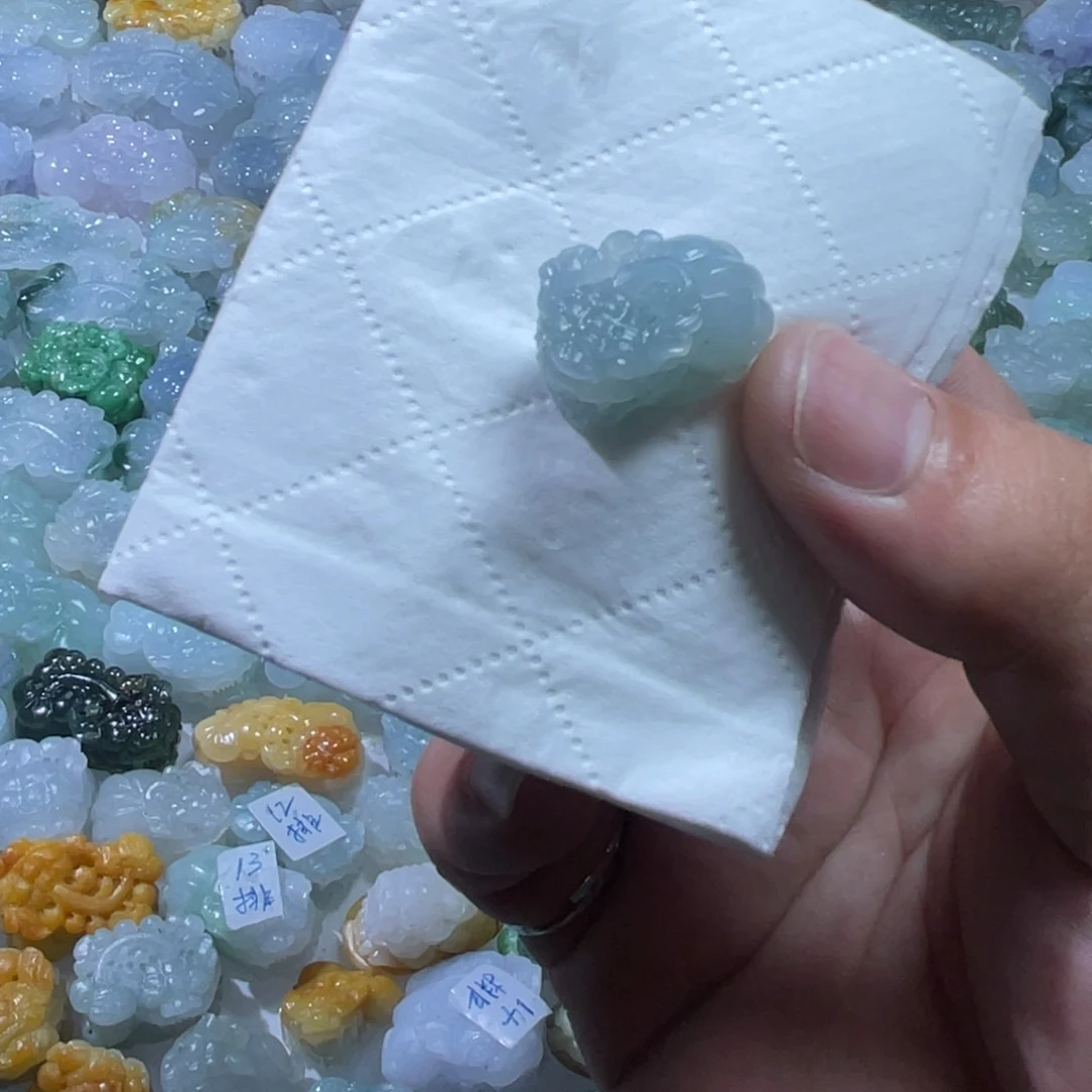是***吖定制翡翠未镶嵌天然