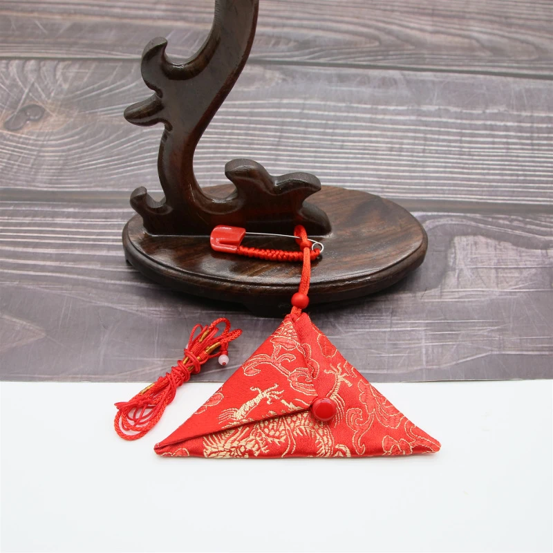 7.5*10中号三角符空袋刺绣龙包小锦囊福袋香囊随身挂脖别针平安符