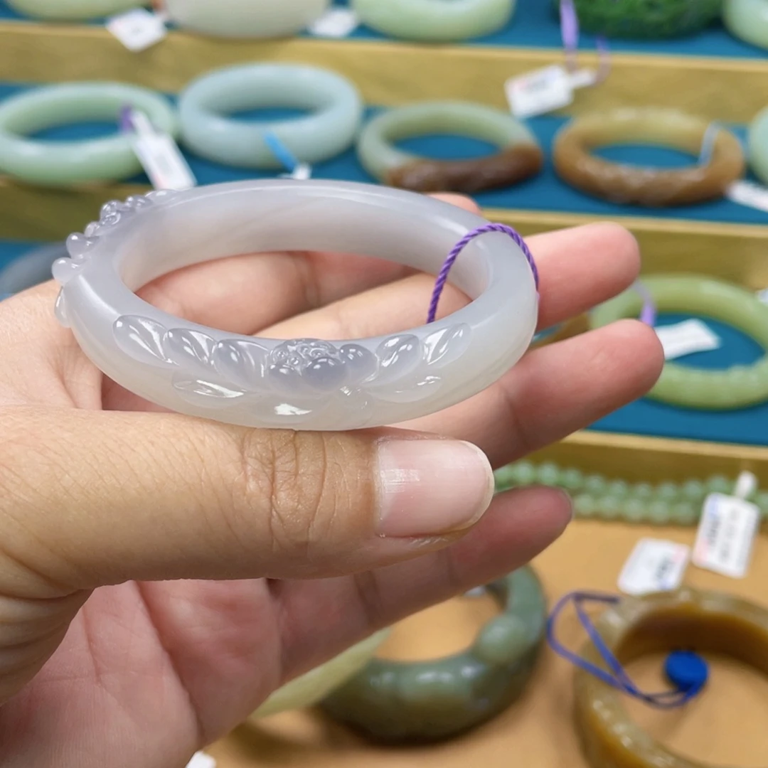 和田玉手镯未镶嵌4