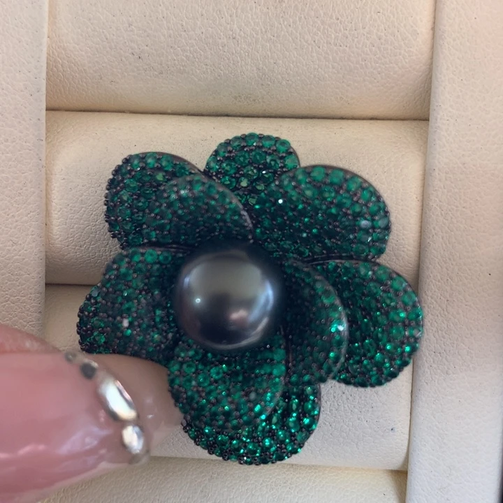 未镶嵌胸饰海水珍珠