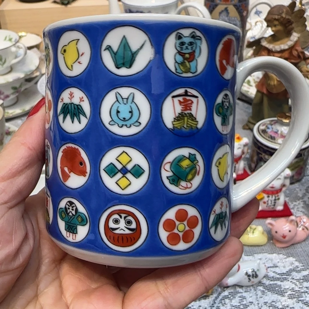 瓷片咖啡杯里的咖啡是我的