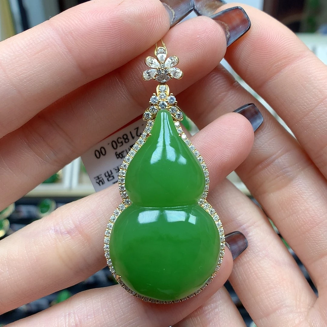 和田玉18K金镶嵌颈饰21×36