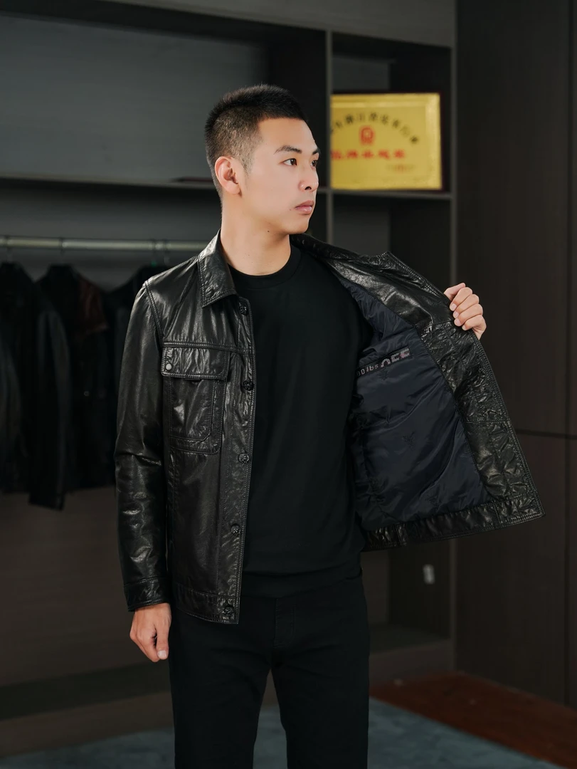 【真仕漫】头层牛皮厚款翻领亮面冬季皮衣加桑蚕丝内胆短款9901-1