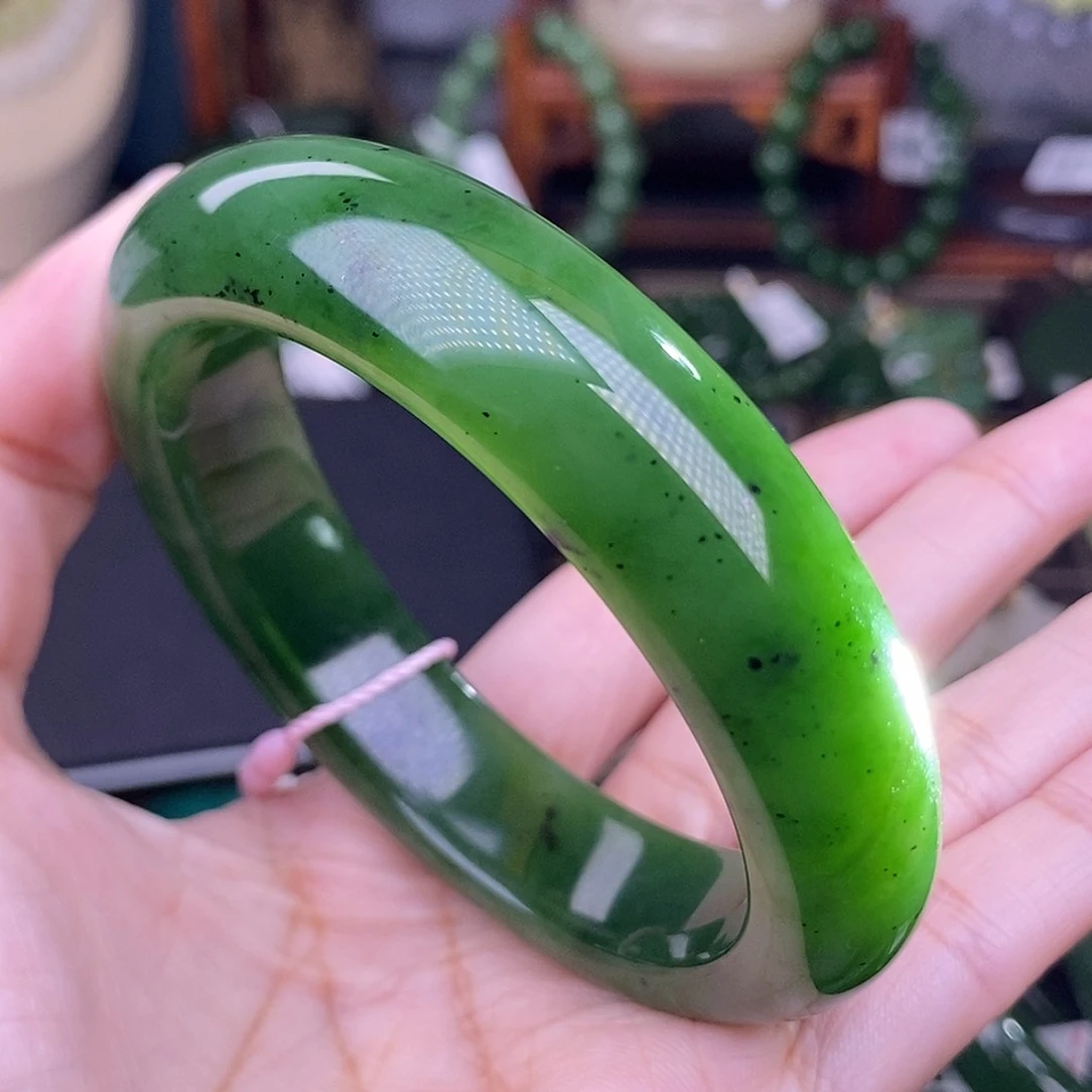和田玉56.4 阳绿碧玉轮胎脂膏级手镯清货价未镶嵌