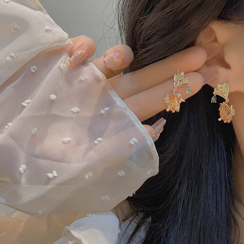 a401法式轻奢重工设计感彩色锆石水滴金鱼锦鲤精致感