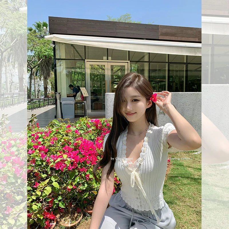 【CloudSweet 04/22 10:00】春和织语 纯欲风蕾丝系带针织钩花小衫
