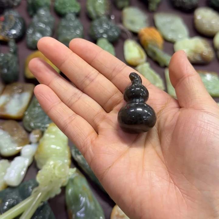 和田玉未镶嵌珠宝奇石