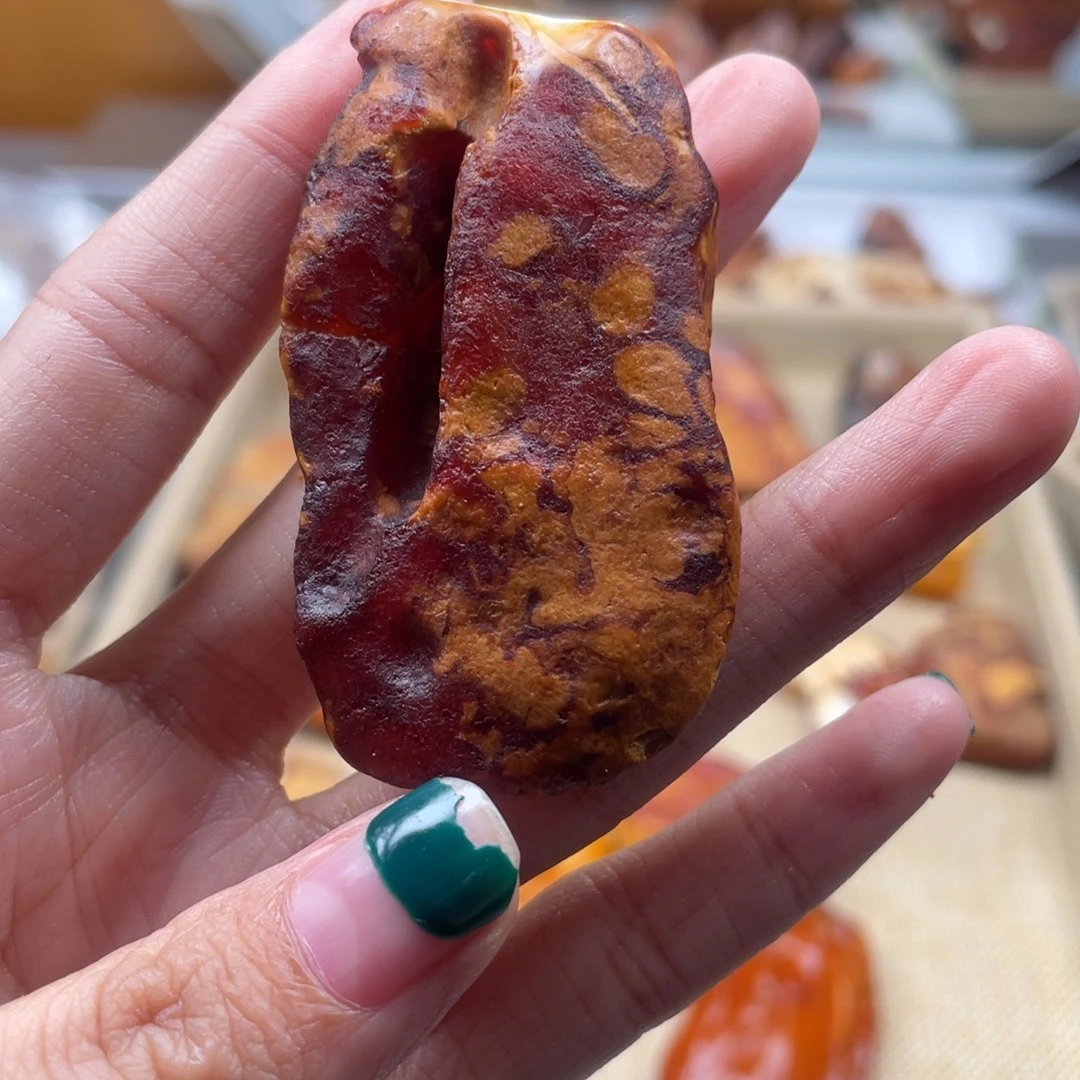 琥珀未镶嵌珠宝奇石