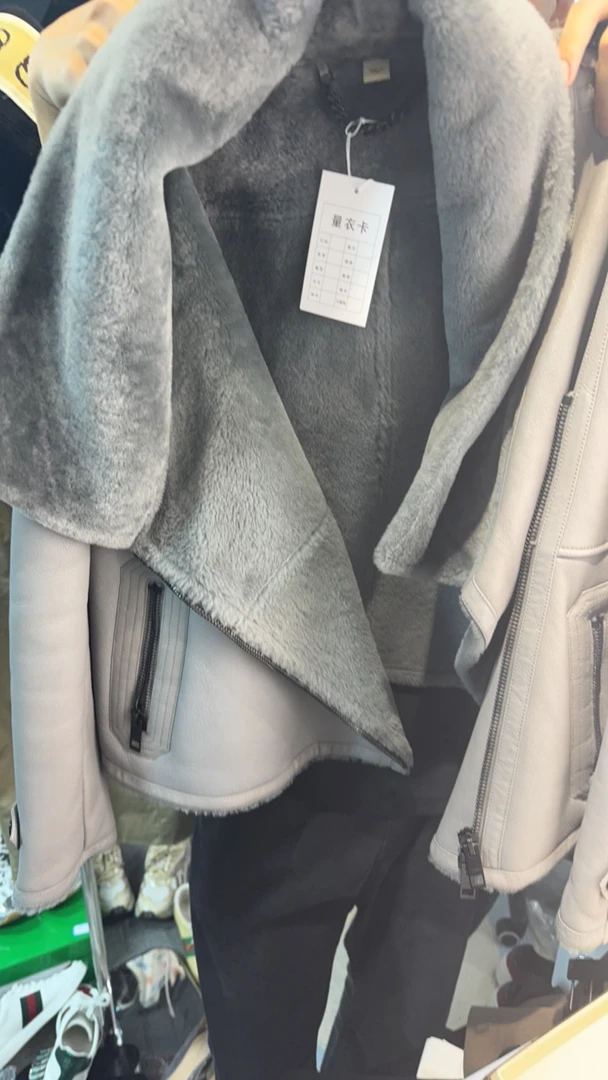 99新 BURBERRY/博柏利 博柏利灰色大衣，B70954