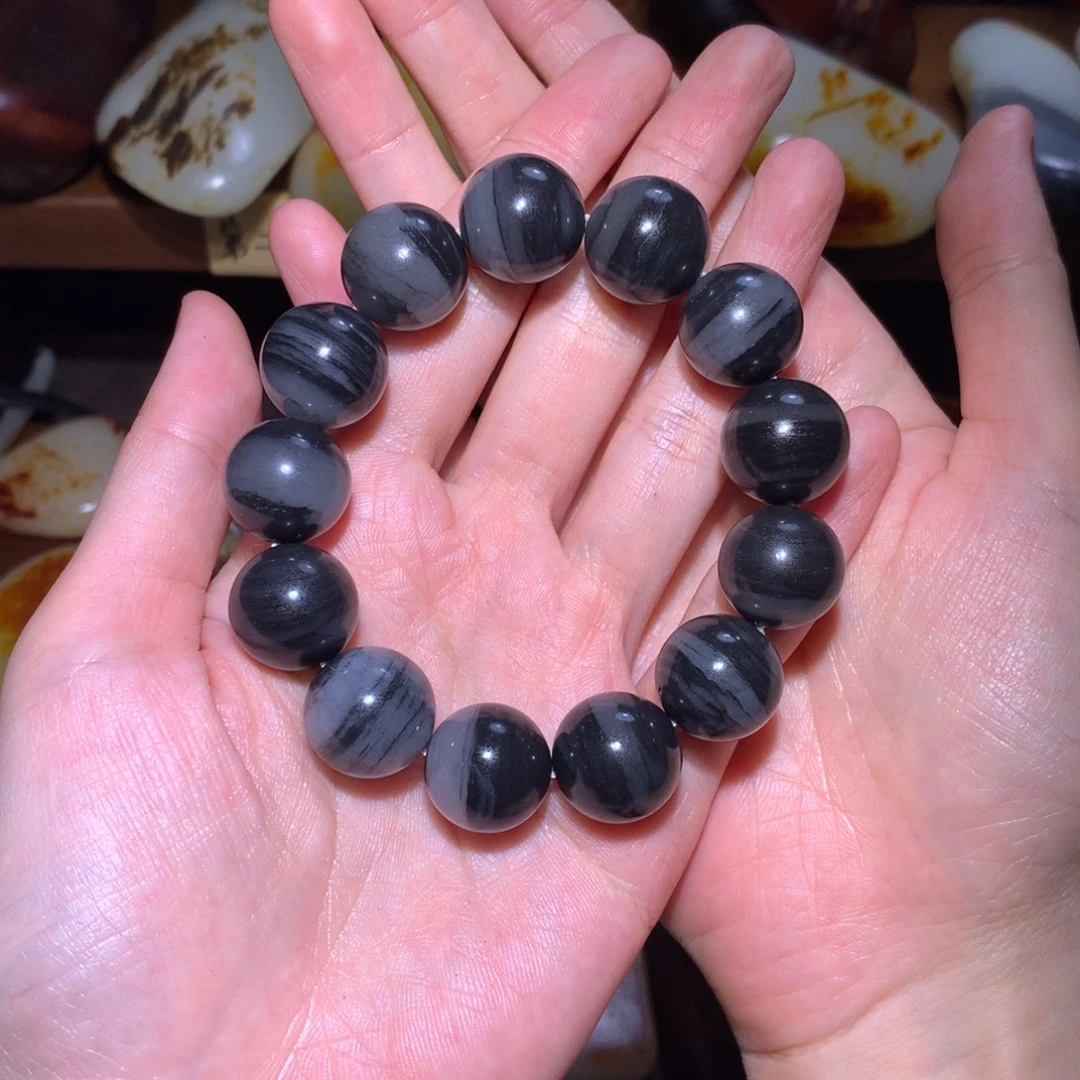 三***哥和田玉未镶嵌颈饰