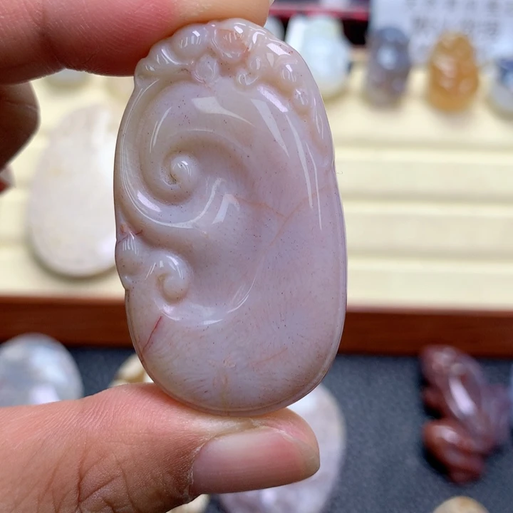 硅化珊瑚（珊瑚玉）未镶嵌颈饰