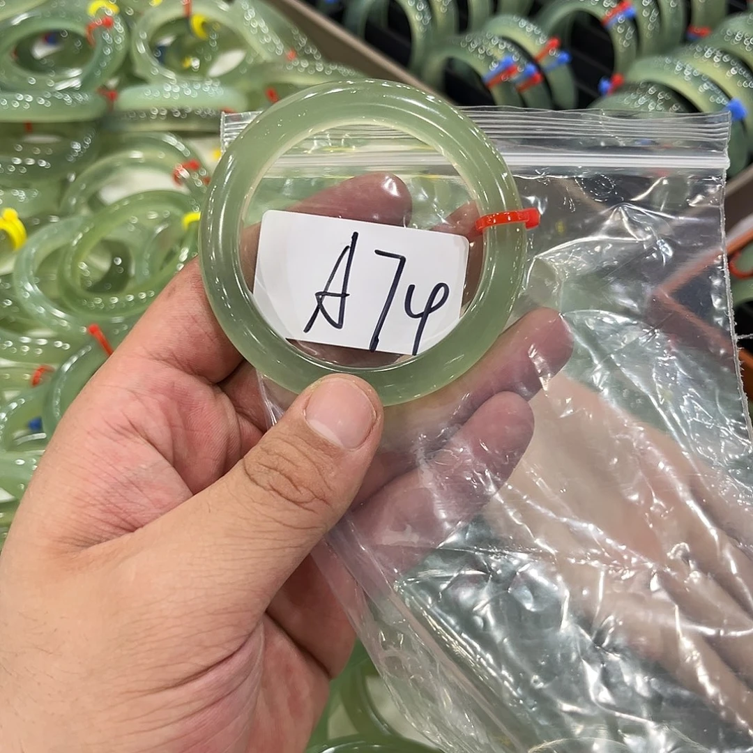未镶嵌蛇纹石玉手镯