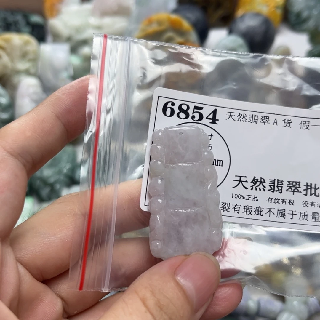 翡翠未镶嵌颈饰6854