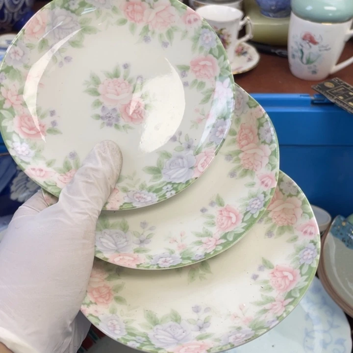 他家瓷器真美…开播了